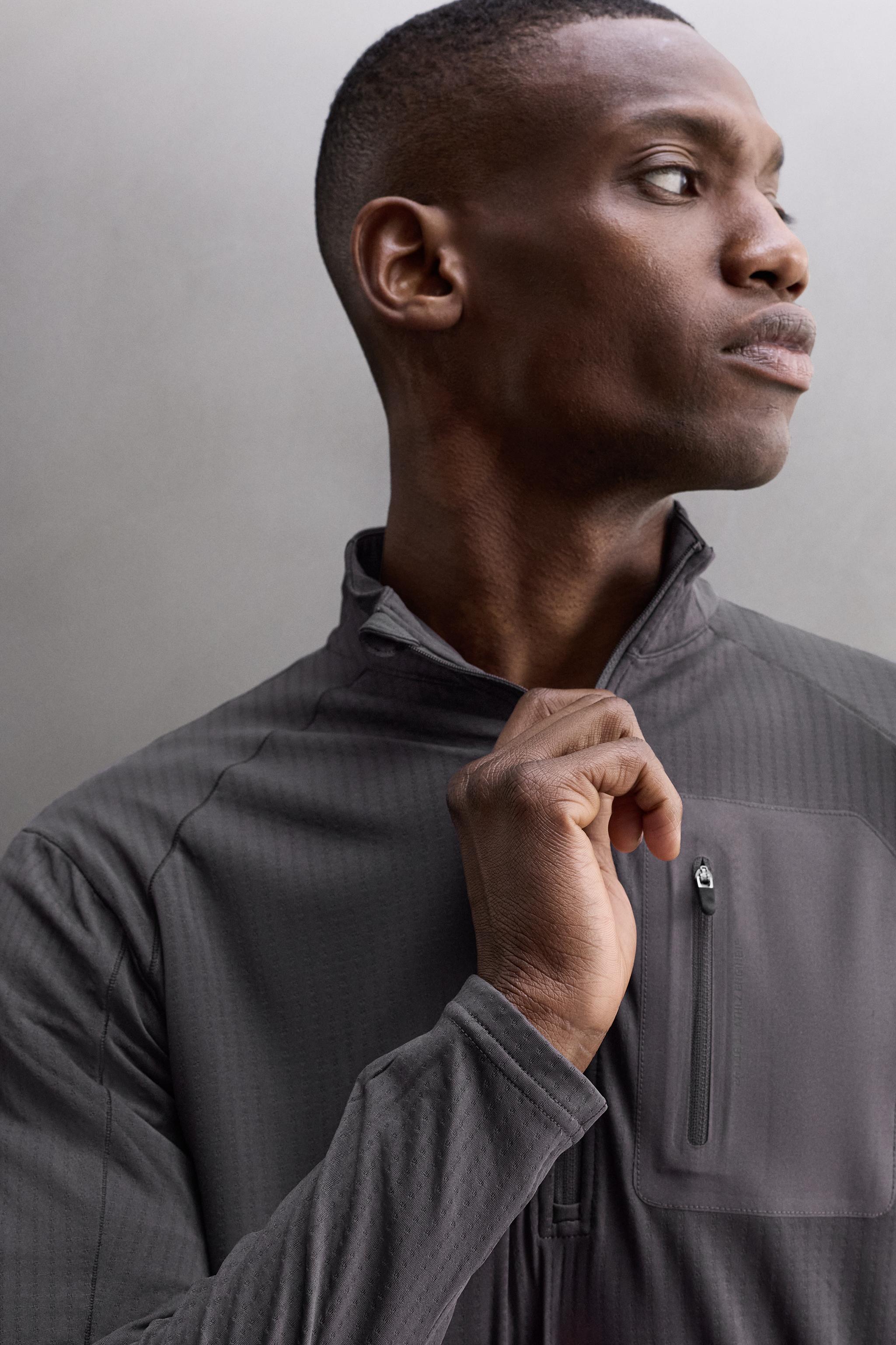 TECHNICAL QUARTER-ZIP T-SHIRT